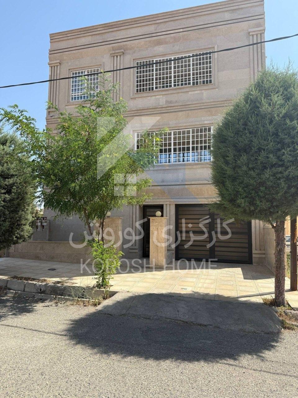 فاز ۱ / ویلایی نوساز نمارومی / سند تکبرگ